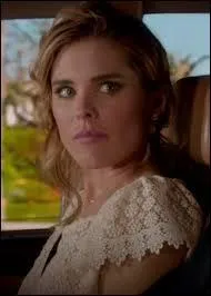 Qui est cette femme qui a vu son mari faire une chose horrible ?