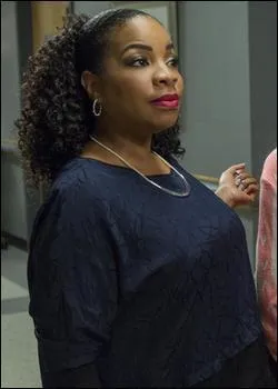 Qui est cette fille ayant eu un enfant très jeune ?