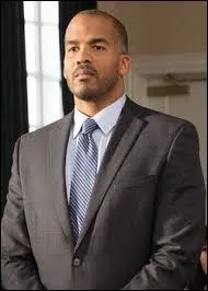 Qui est cet avocat qui a aidé une dame pour immigrer ?