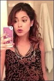 Violetta, dans la saison 2, de qui est-elle amoureuse ?