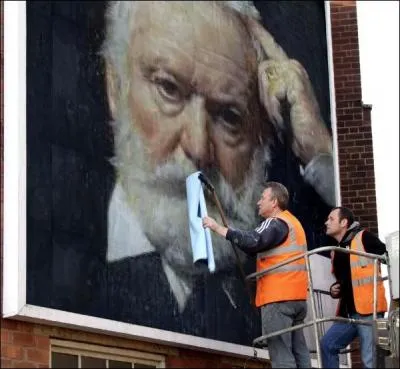 Quel livre a écrit cet écrivain célèbre ?