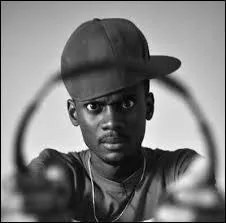 Comment s'appelle son dernier album avec les succès comme : 'Sur ma route' , 'Mme Pavoshko' ?