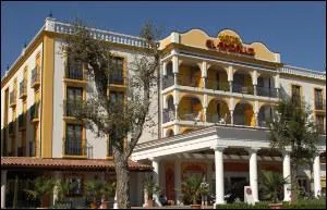 Le dernier hôtel d'Europa Park est le ........... et a été inauguré en ........