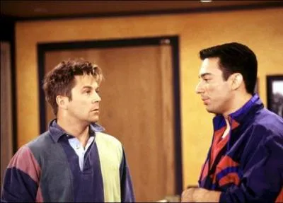 Avec qui discute-t-il ?