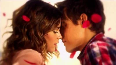 Vont-ils vraiment s'embrasser sur la photo ?