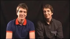 Lequel des deux est le plus âgé ? (il est né 13 minutes avant l'autre)