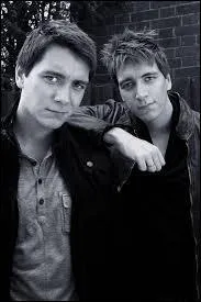 Parlons d'Oliver. Quel est son nom complet ?