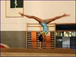 Quelle gymnaste a été vue sur le podium faisant une "moue" ?