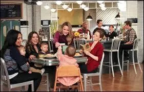 Quel personnage du lycée apparaît dans le dernier épisode ( 9x11 ) ?