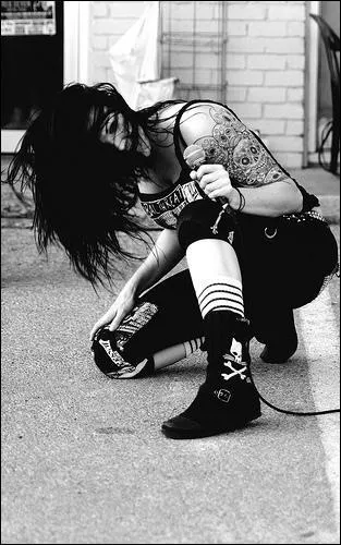 Qui est cette diva ,qui est parti de la wwe pour faire chanteuse?