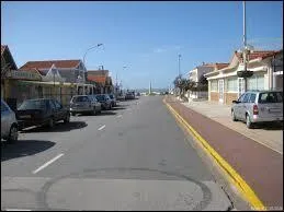Ville du Médoc sur la Côte d'Argent, Montalivet-les-Bains se situe en région ...