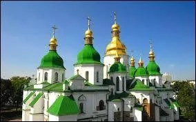 Mon 1er est un adjectif souvent associé à ''sain'' ... Mon 2nd est un oui teuton... Et mon tout est la capitale de...