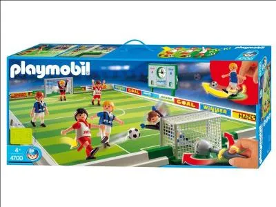 En 2006 sont créés, avec ou sans le terrain, les 1ers footballeurs Playmobil , quel est le détail qui les différencie des autres Playmobils ?