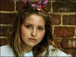 Si j'ai bonne mémoire, le compte Twitter de Jessie Cave est :