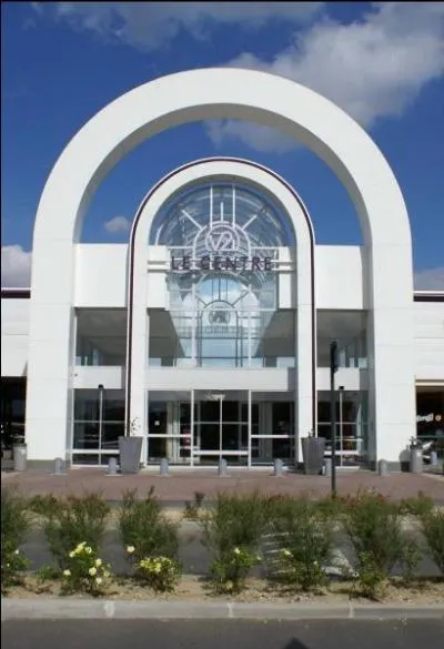 Comment s'appelle ce centre commercial ?