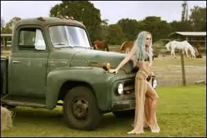 Quel rappeur enflamme les dancefloors avec son tube "Timber" enregistré avec la chanteuse Kesha ?