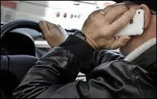 Un Français qui téléphone au volant de sa voiture aux Pays-Bas encourt une amende.