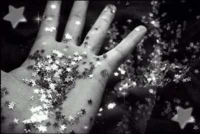 Qui chantait " Un peu plus près des étoiles, au jardin de lumière et d'argent" ?