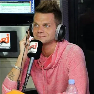 Avec qui était-il ?