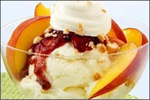 Quel dessert à base de pêche a été créé en 1892 par Escoffier ?