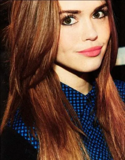 C'est qui cette belle blonde vénitienne ?