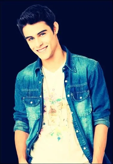 Vous n'oublierez jamais son sourire, vous savez que je parle de...