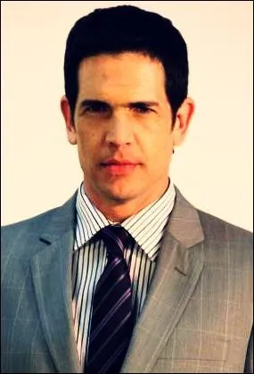 C'est le père de Violetta, oui, mais quel est son prénom ?