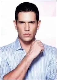 Ce personnage est joué par...