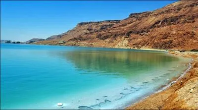 Mon 1er devra être au-delà de 23,12 m pour battre le record du monde masculin de lancer du poids... Mon 2e est légendaire chez le renard... Mon 3e est un brunissement de la peau... Mon 4e est un chanteur, fils de Louis Chedid... Et mon tout est la capitale...