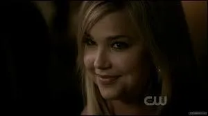 Comment se nomme la meilleure amie de Stefan ?