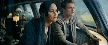 Que fait Peeta quand Katniss propose de se marier ?