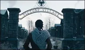 À combien de mètres habitent Peeta et Katniss l'un de l'autre ?