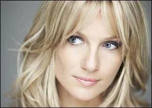 Cette charmante blonde, animatrice de télévision est :