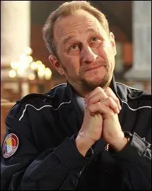 Ce comédien et humoriste est :