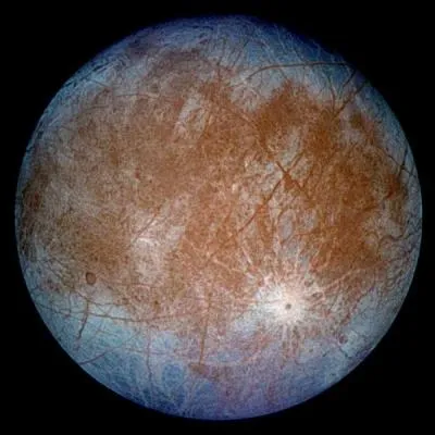 Quelle est la particularité unique de l'atmosphère d'Europe, un des satellites de Jupiter ?