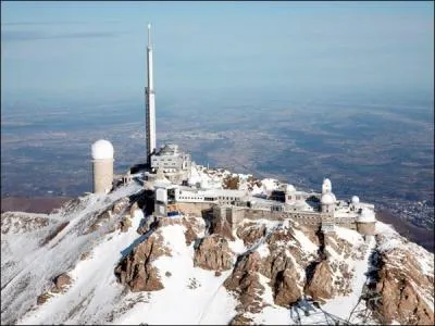 Où se trouve l'observatoire le plus élevé installé en France ?