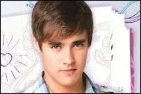 Quels sont les amours de Leon ?