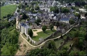 Je vous emmène à la découverte du village Mayennais de Sainte-Suzanne. Classé parmi les Plus Beaux Villages de France, il se situe en région ...