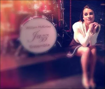 Avec quelle star de Glee n'est-elle jamais sortie ?