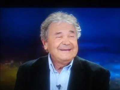 Cette chanson est sortie en 1972. Elle est un peu égrillarde, humoristique. Elle parle des fondements, mais pas ceux de notre monde, elle parle de fondements plus « personnels » ! Quelle est cette chanson ?