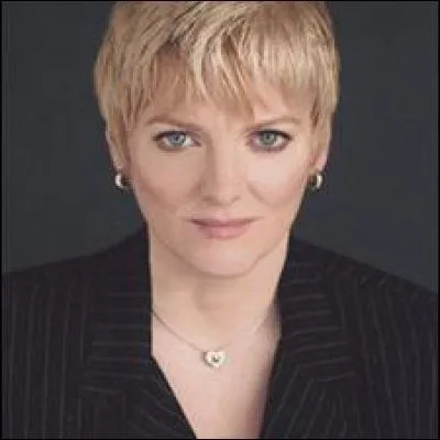 Elle est impliquée dans les uvres caritatives, principalement la lutte contre le SIDA et les maltraitances sur mineurs, c'est ...