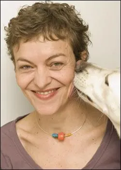 Qui adopte Ruth dans la série ?