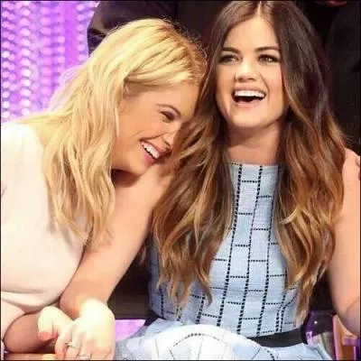 Quel âge avait Ashley quand elle a rencontré Lucy Hale ?