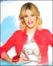 Quelle est la chanteuse du onzième morceau intitulé "Underneath It All" ?