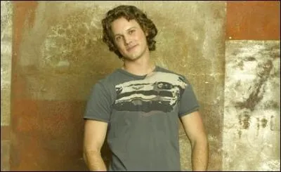 Avec qui l'a-t-il trompée ?