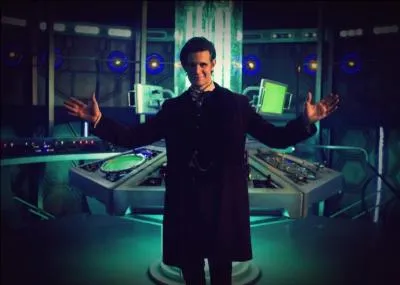 Il comporte une piscine.