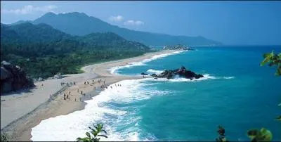 Mon 1er est l'enveloppe épineuse des châtaignes... Mon 2nd est synonyme du verbe ''enleva'' ... Et mon tout est la capitale de...