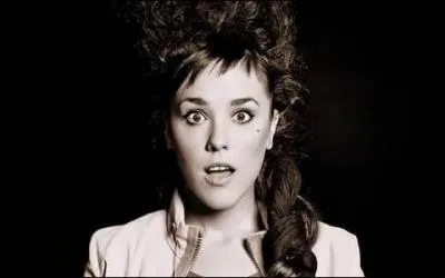 Qui chante "Je veux" ?