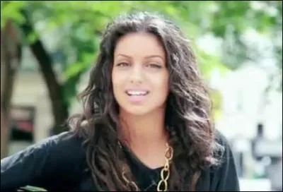 Qui chante "A l international" ?