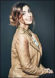 Comment s'appelle la chaîne de cette YouTubeuse ?